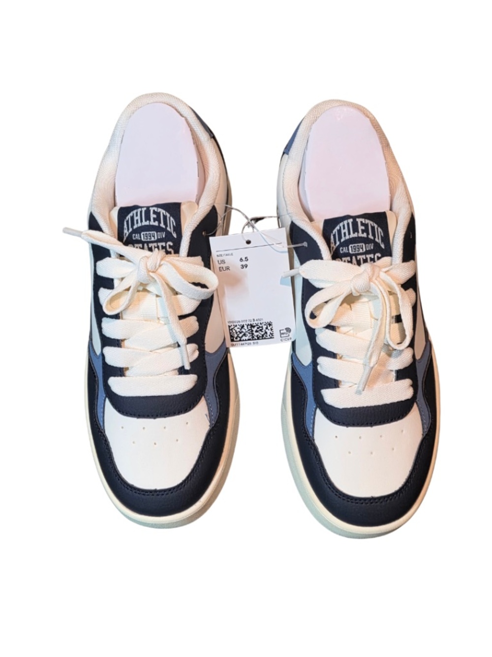 NWT H&M Kids Colorblock Sneakers Navy Cream Blue Size 6.5